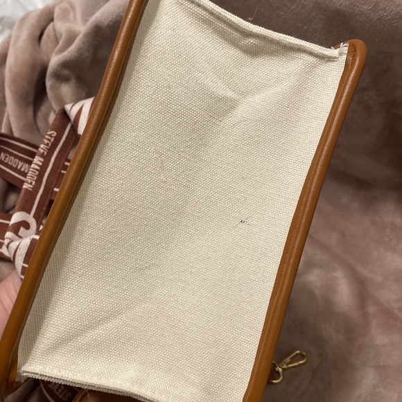 Steve Madden Logo crossbody bag - Picture 4 of 5